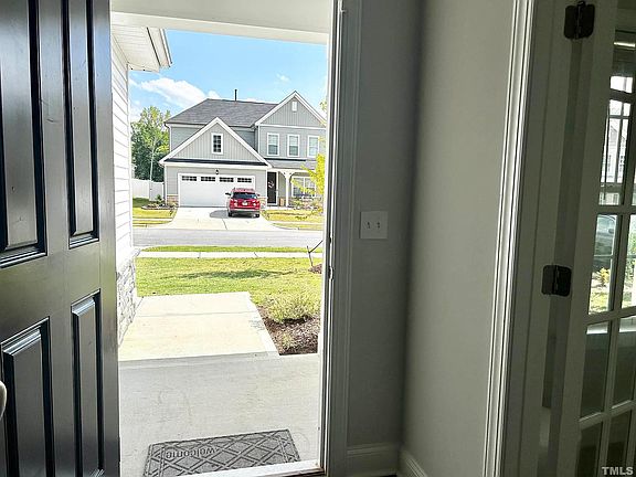 3rd image of 228 Chateau Way