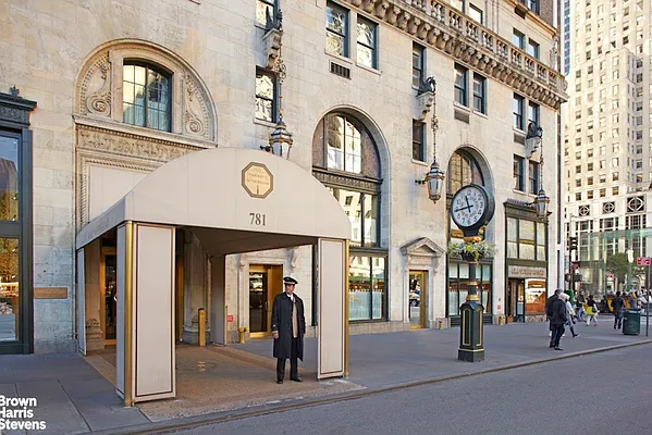 781 5th Avenue 2204/2206 in Lenox Hill, Manhattan | StreetEasy