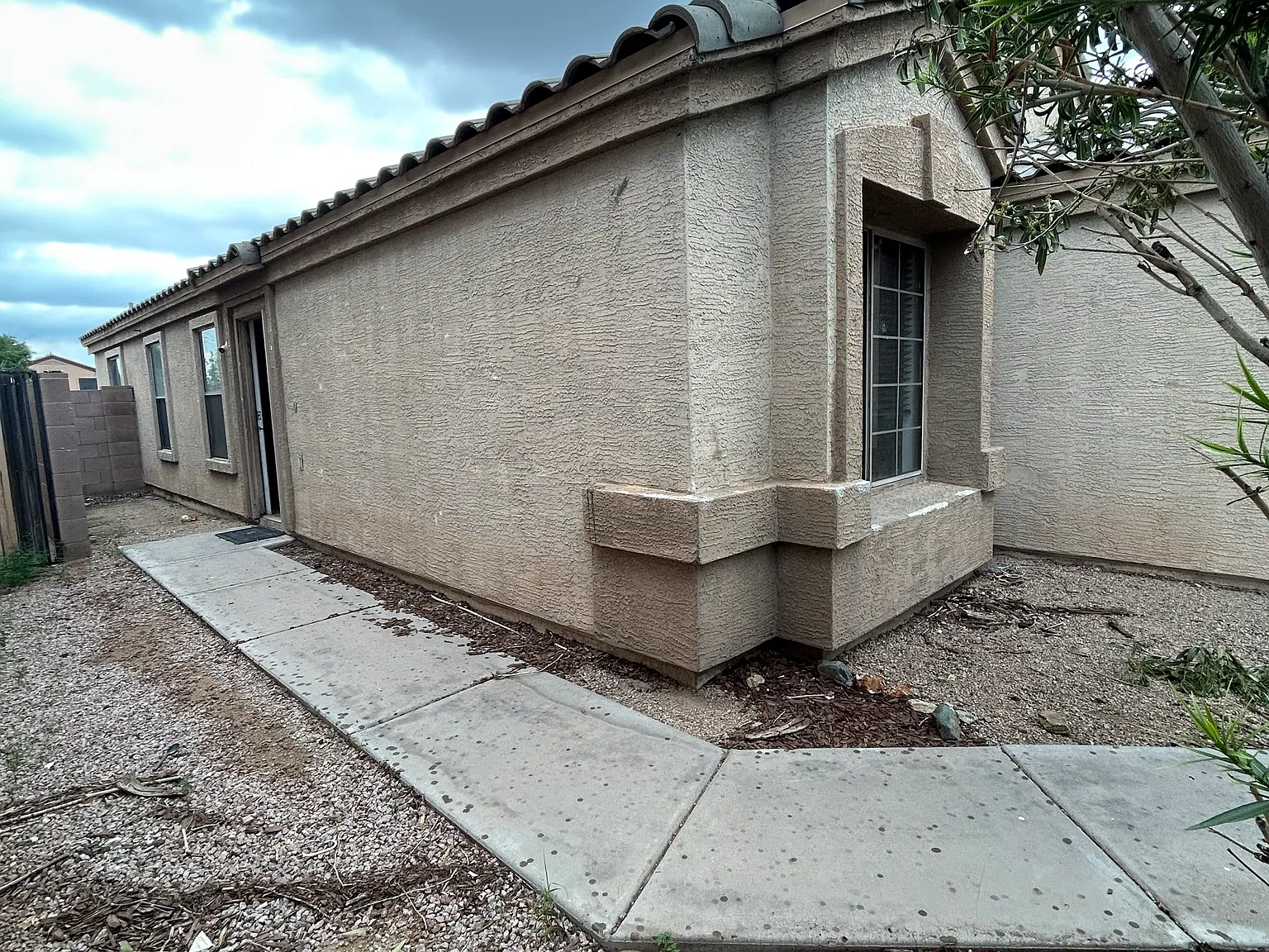 3 bed, 1306 sqft, $1,900 — Photo 2