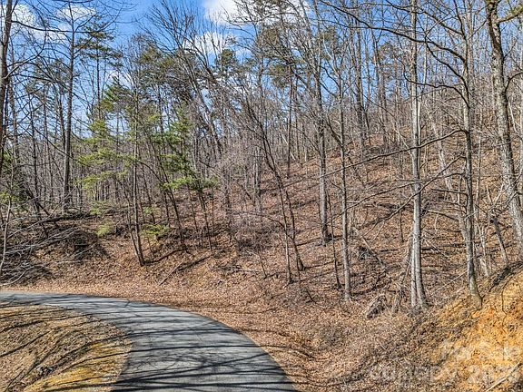 5th image of 19 Hemlock Trl N