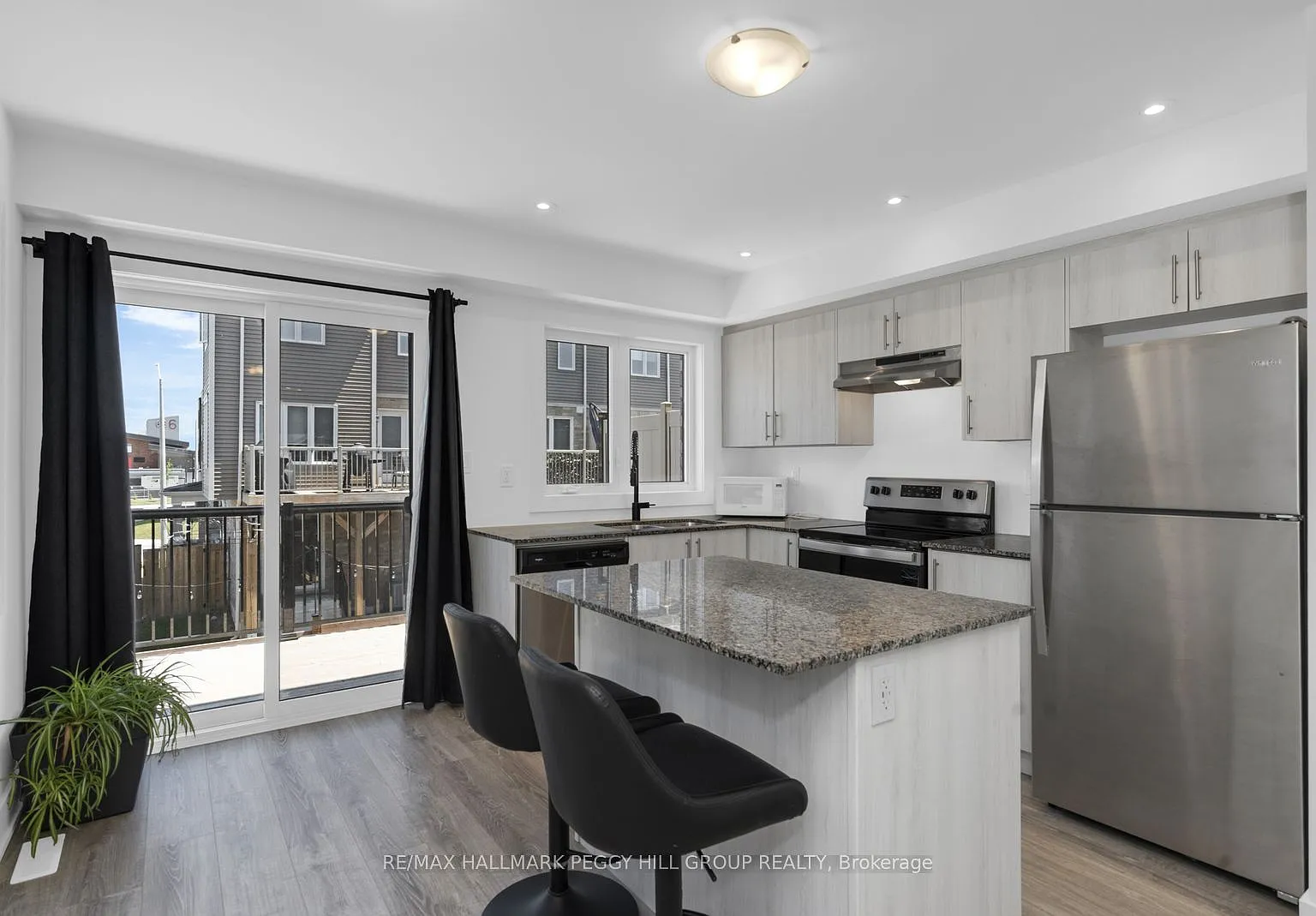 2 bed, $2,500 — Photo 4
