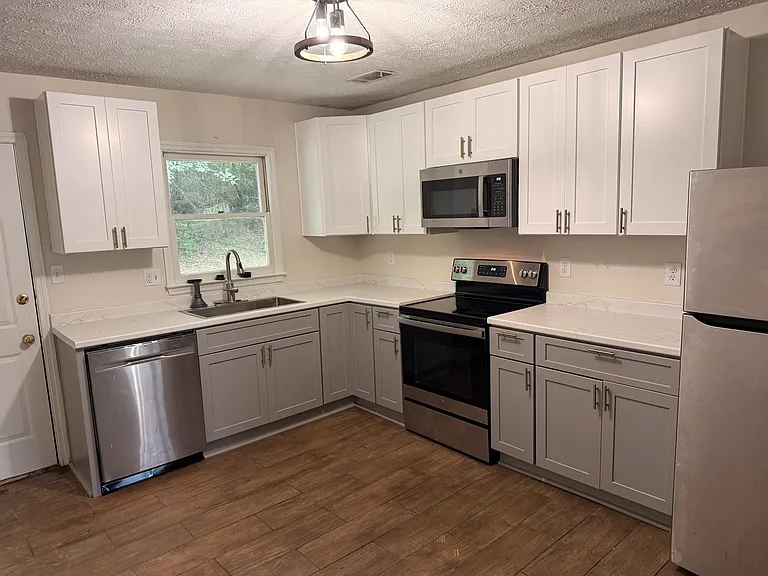 426 Freeman Dr — Photo 7