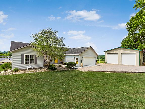 3rd image of 3685 Township Road 411