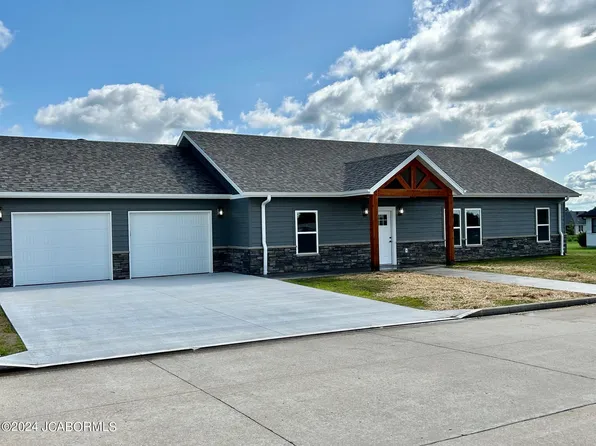 981 Country Meadow St, California, MO 65018