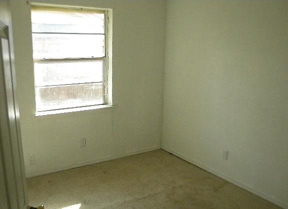5th image of 507 E Celeste Dr