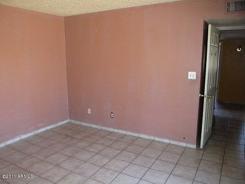 5th image of 8615 W Mitchell Dr