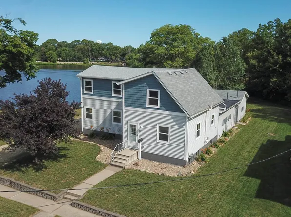 115 2nd Ave NE, Waverly, IA 50677