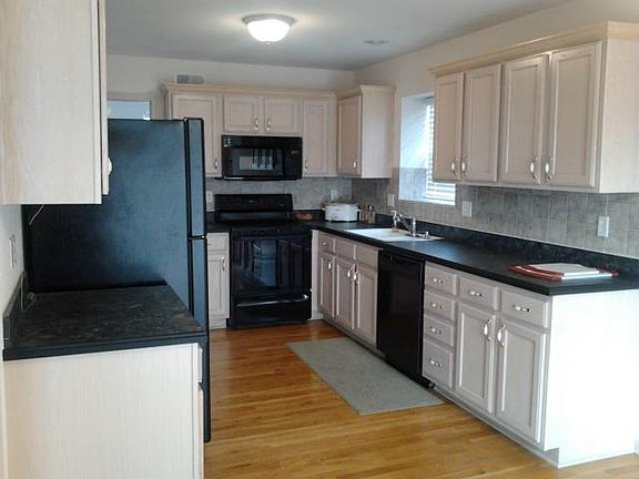 4th image of 17405 E 37th Ter S