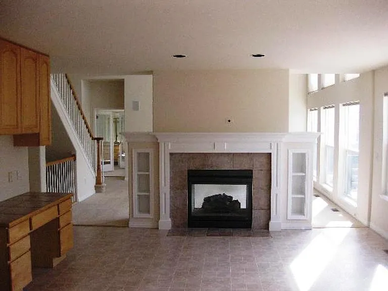 2075 Rockhurst Blvd — Photo 4