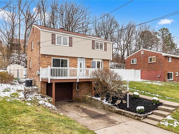 2nd image of 618 Arbor Ln