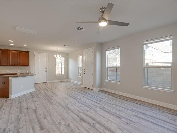 3rd image of 5701 Cougar Dr APT D
