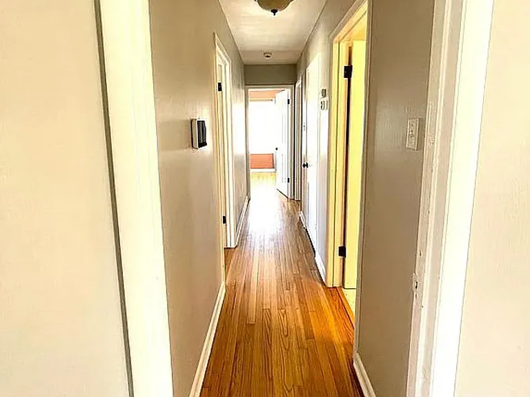 1806 Vine St — Photo 7