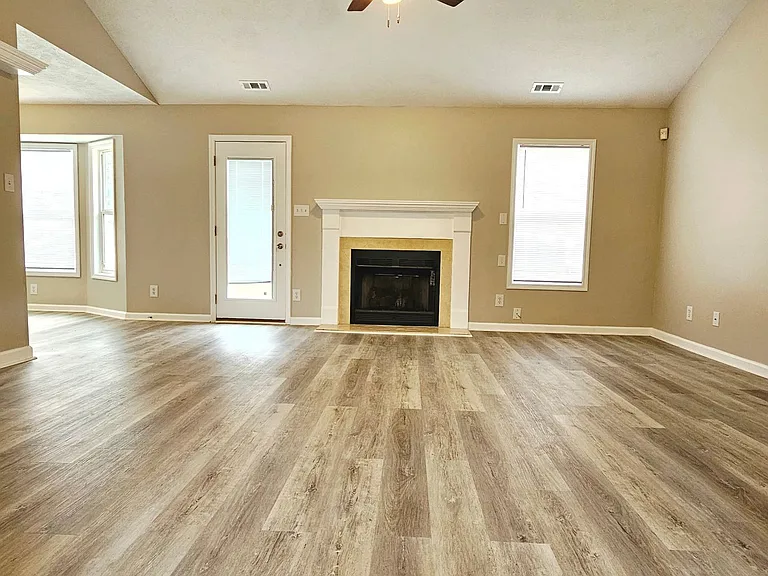 7796 Buttonwood Ave — Photo 3