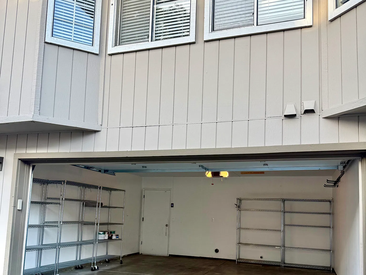 2 bed, 960 sqft, $3,300 — Photo 3