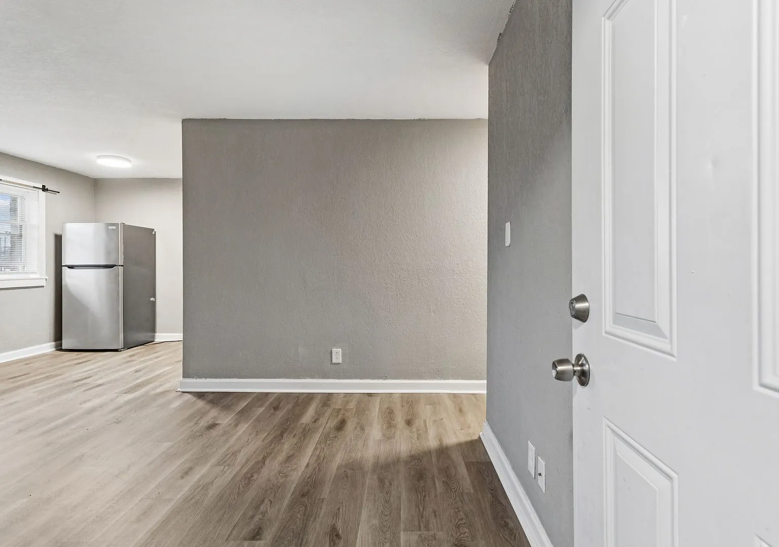 2500 Leo Street — Photo 2