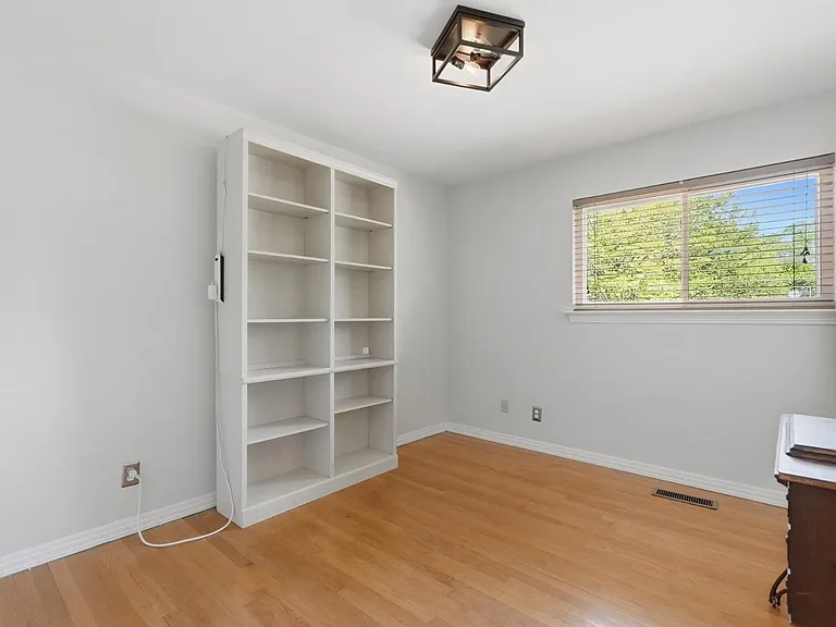 1276 Phils Dr — Photo 12