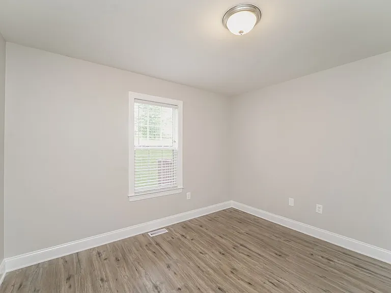 854 Loch Lomond Cir — Photo 14