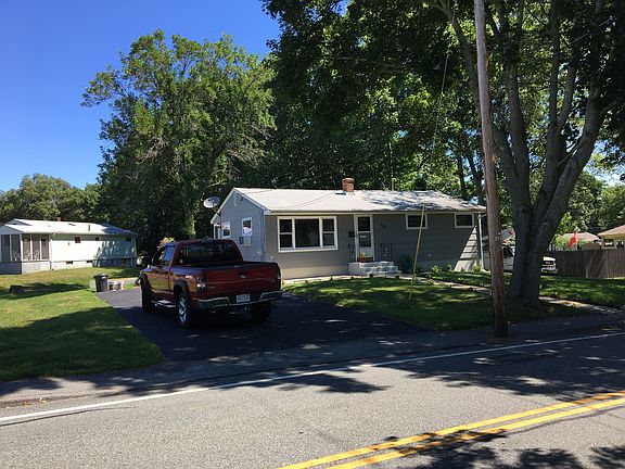 2nd image of 374 Chace St