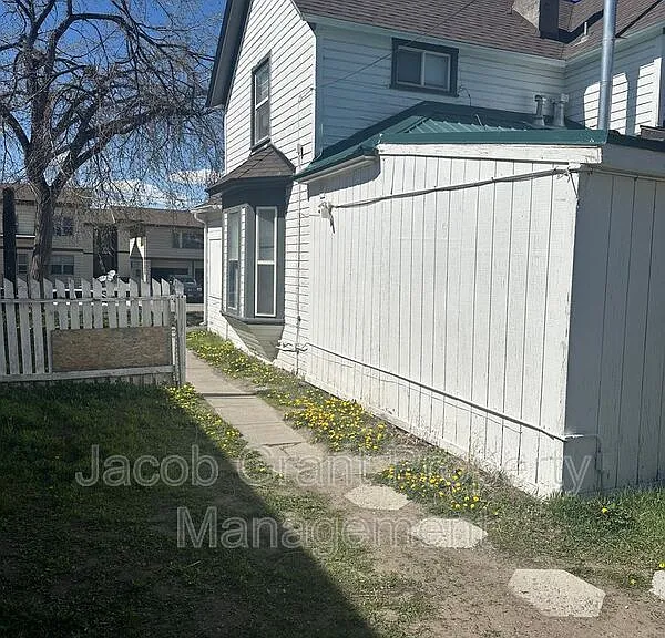 520 N Water Ave #2 — Photo 10