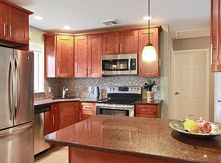 6 Vidoni Pl, Huntington, NY 11743