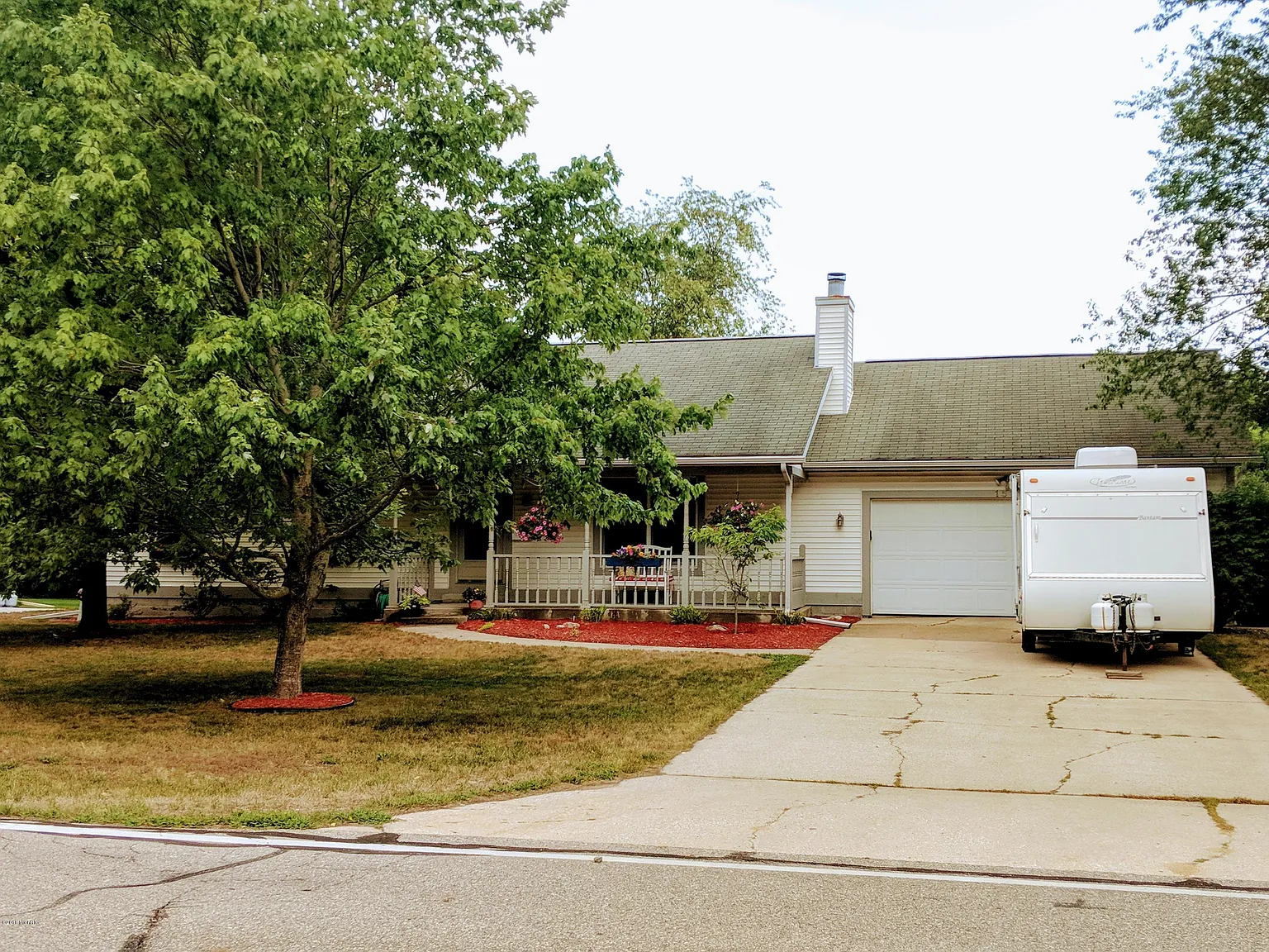 1514 Hendrick Rd photo 1