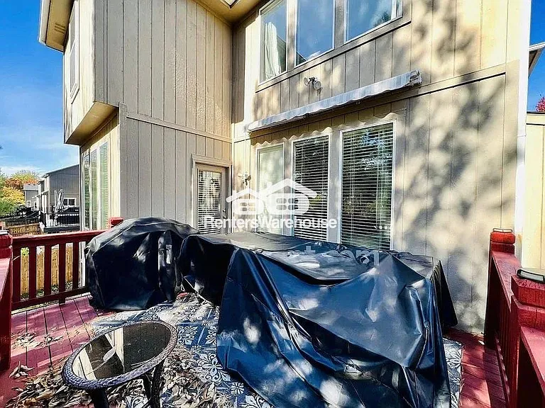 15861 Linden St — Photo 41