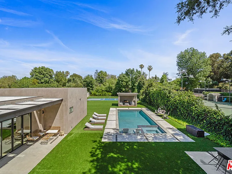 5826 Corbin Ave — Photo 24