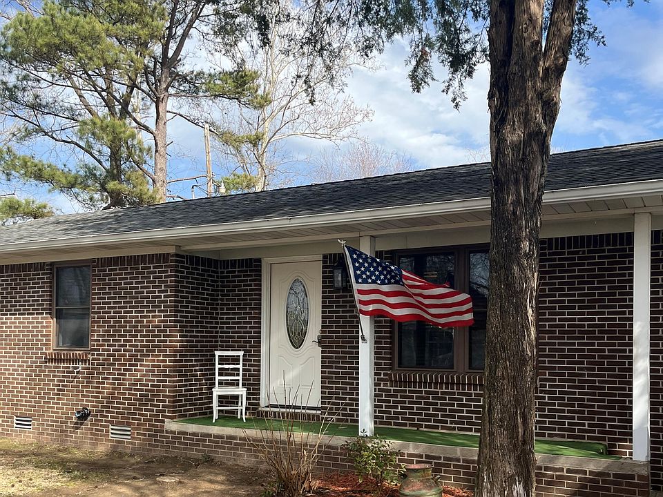 1st image of 303 Petillo St