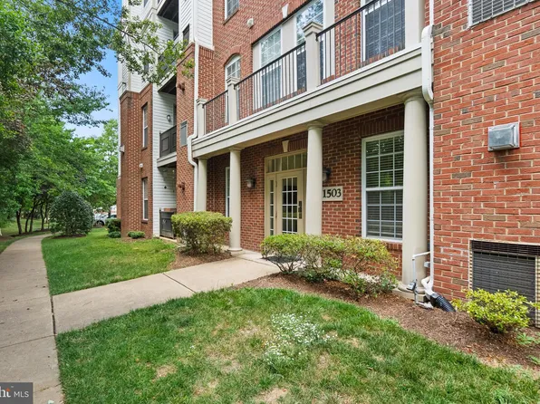 11503 Sperrin Cir Unit 201, Fairfax, VA 22030