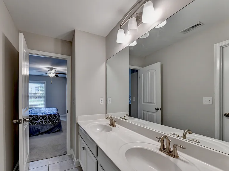 6035 Ashborough Park — Photo 23