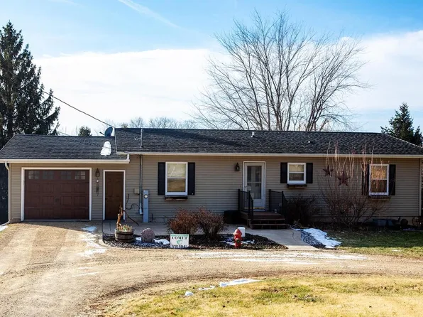 11709 County Rd VV, Cassville, WI 53806