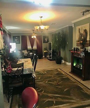 4th image of 4701 Warren Dr