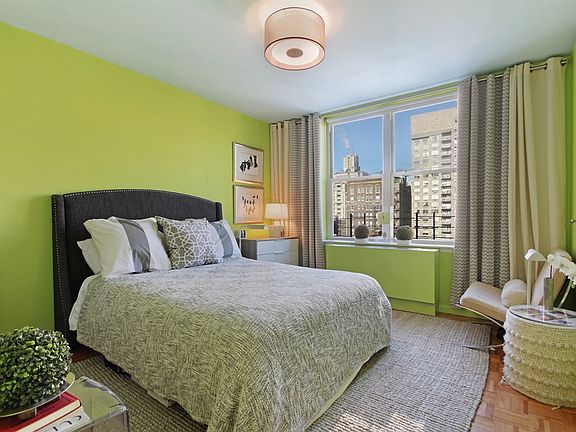 2nd image of 2250 Broadway APT 11C
