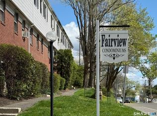 4 Fairview Dr APT 2, Danbury, CT 06810