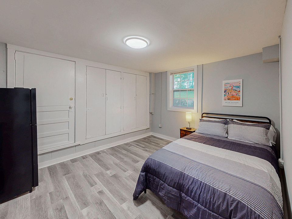 Full Size Bed