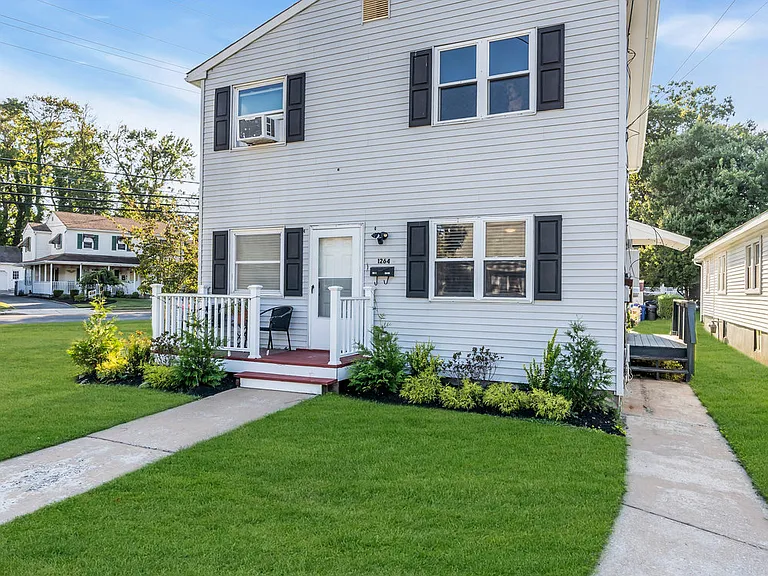 1264 Maplewood Rd #A — Photo 42