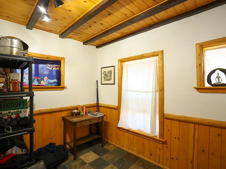 43615 Wolf Rd — Photo 16