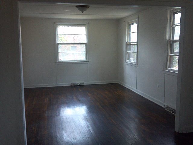2nd image of 201 Osborne St