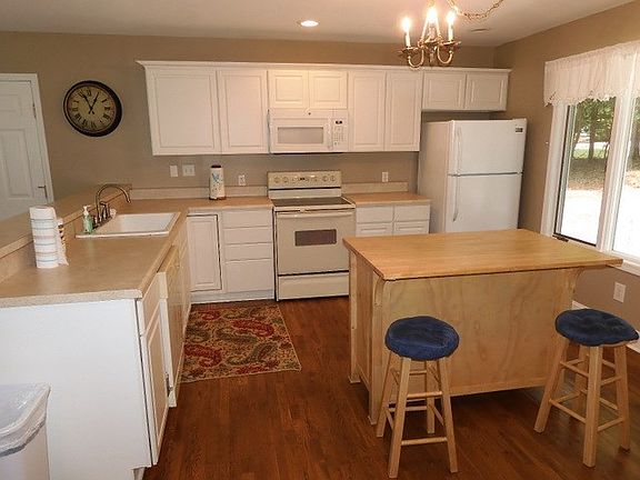 5th image of 1670 Merifield Dr