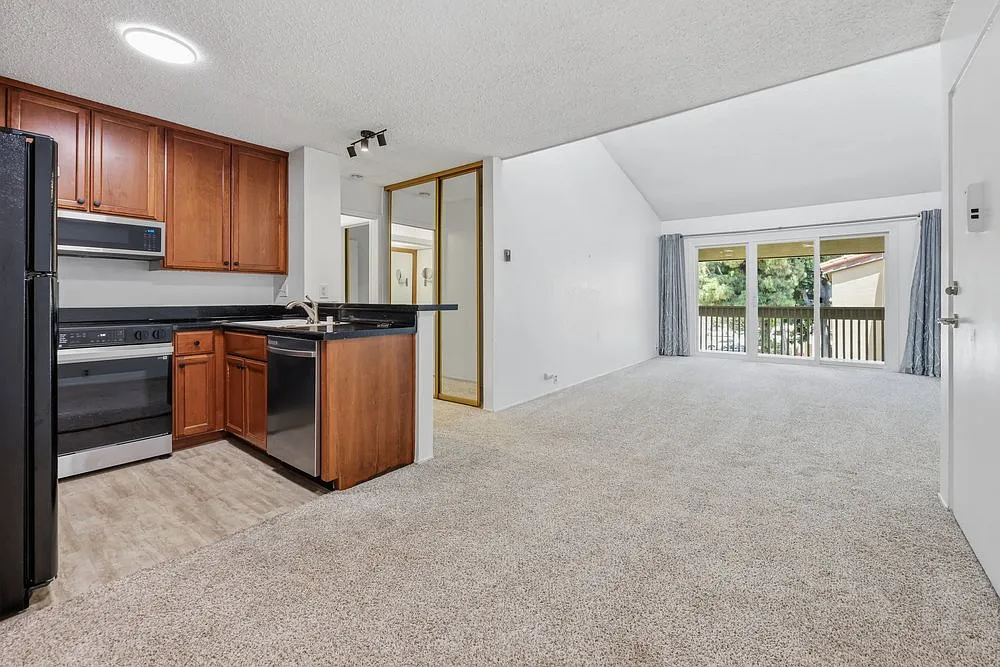 1 bed, 653 sqft, $2,600 — Photo 3
