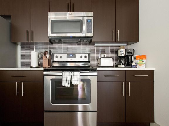 5th image of 10555 Main St #423