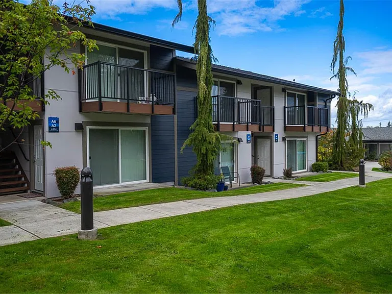 Northern Lights Apartments — Photo 37