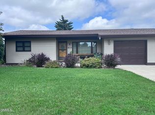 617 3rd St NE, Kenmare, ND 58746