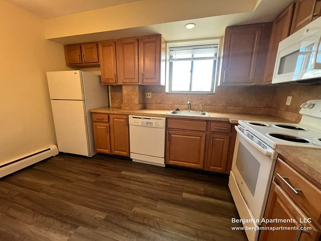 1 bed, $2,400 — Photo 3