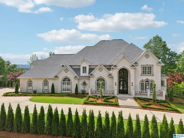 7016 Founders Dr, Vestavia Hills, AL 35242