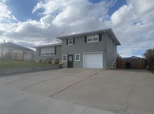 117 E Murray St, Rawlins, WY 82301