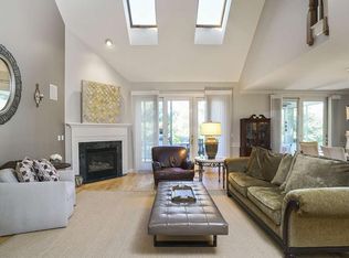 1 Wimbledon Ct, Ipswich, MA 01938