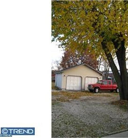 2nd image of 320 Whittaker St
