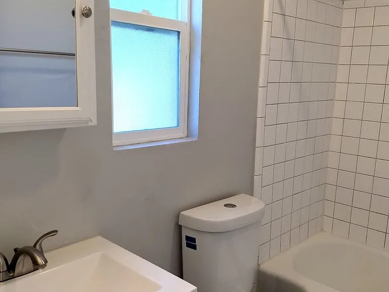 114 E Mariposa St #4 — Photo 7