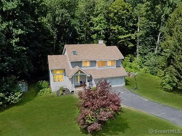 13 Coventry Lane, Beacon Falls, CT 06403